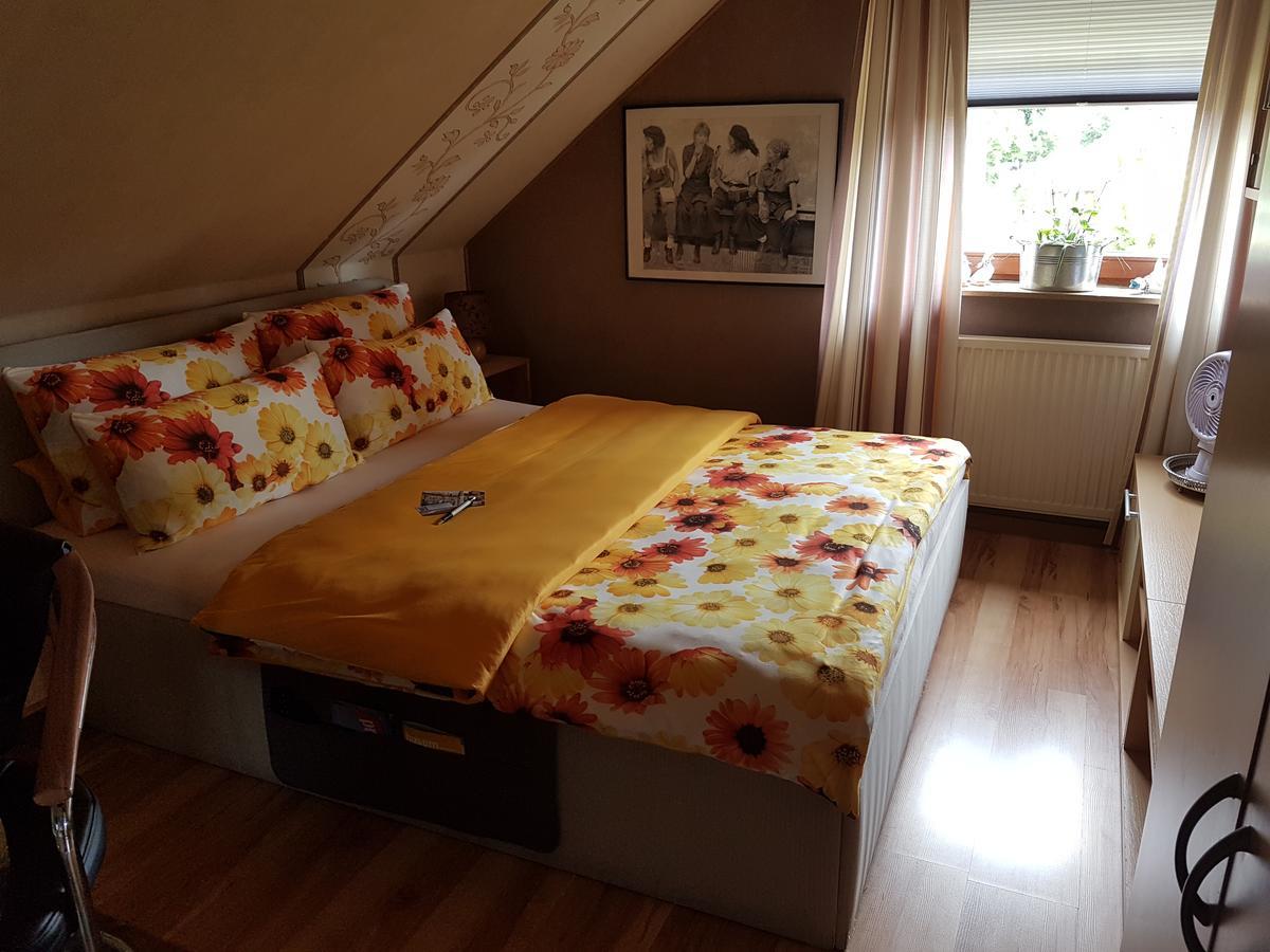 Appartement Pension Buetterich à Husum  Extérieur photo